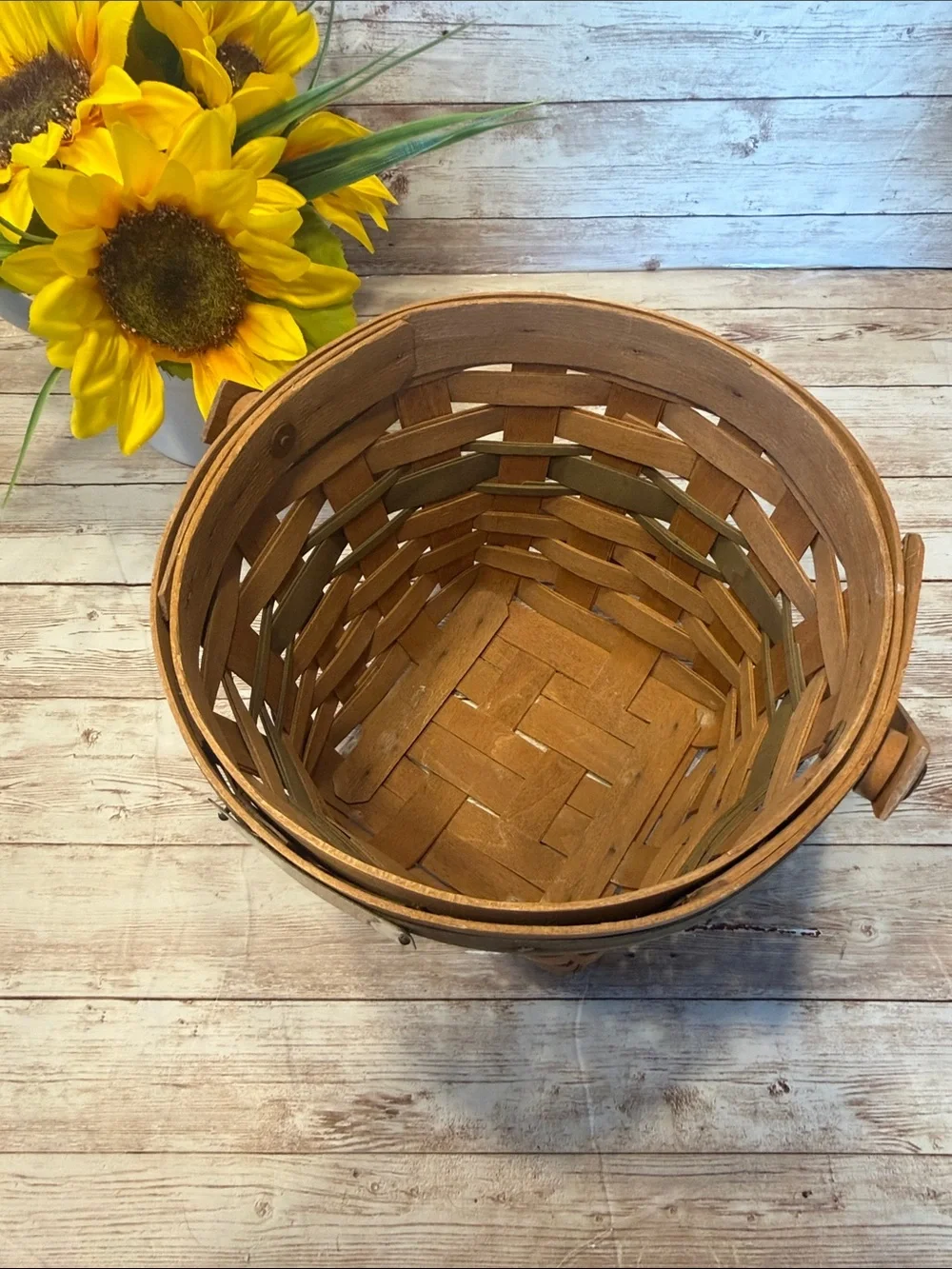Longaberger 1988 Brown and Dark Brown Woven Poinsettia Basket
